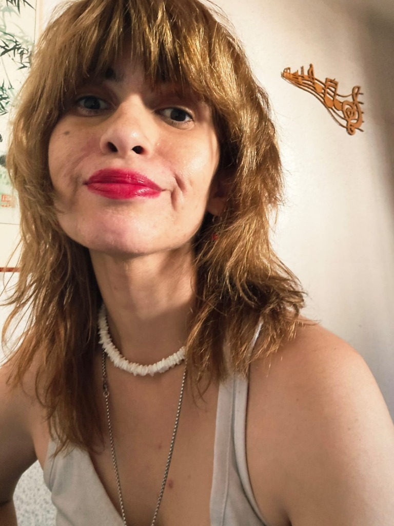Fotografía de Andrea Gómez en espacio de enseñanza